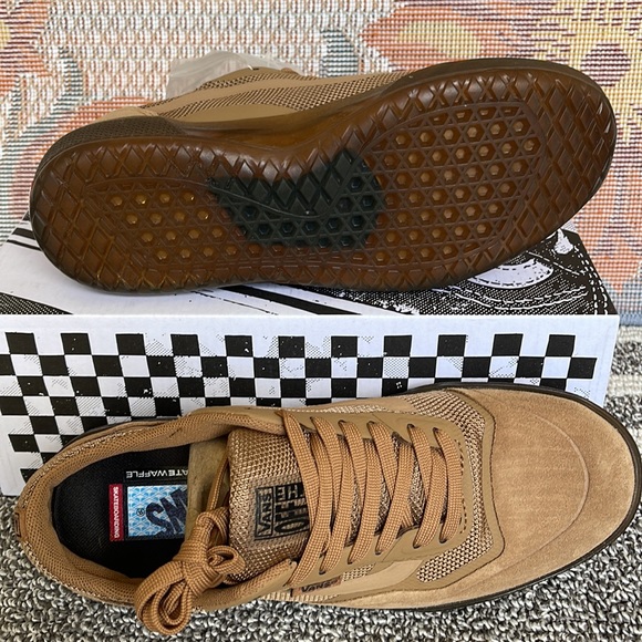 Vans WMNS Ave
Tobacco/Gum
VN0A5JIBLV9 
Sneakers - Picture 5 of 16
